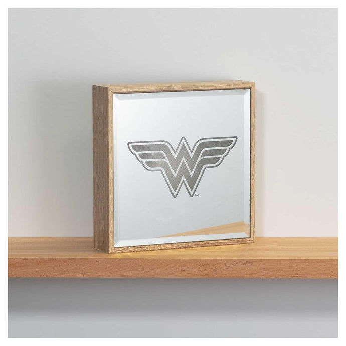 Wonder Woman Light Up Sign - Art Of Entertainment