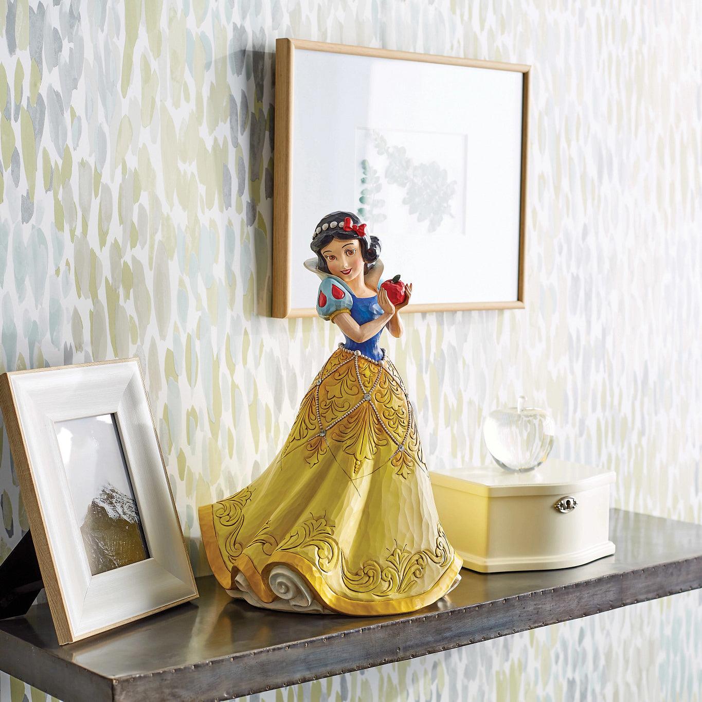 Snow White Deluxe - Sculpture  Art Of Entertainment
