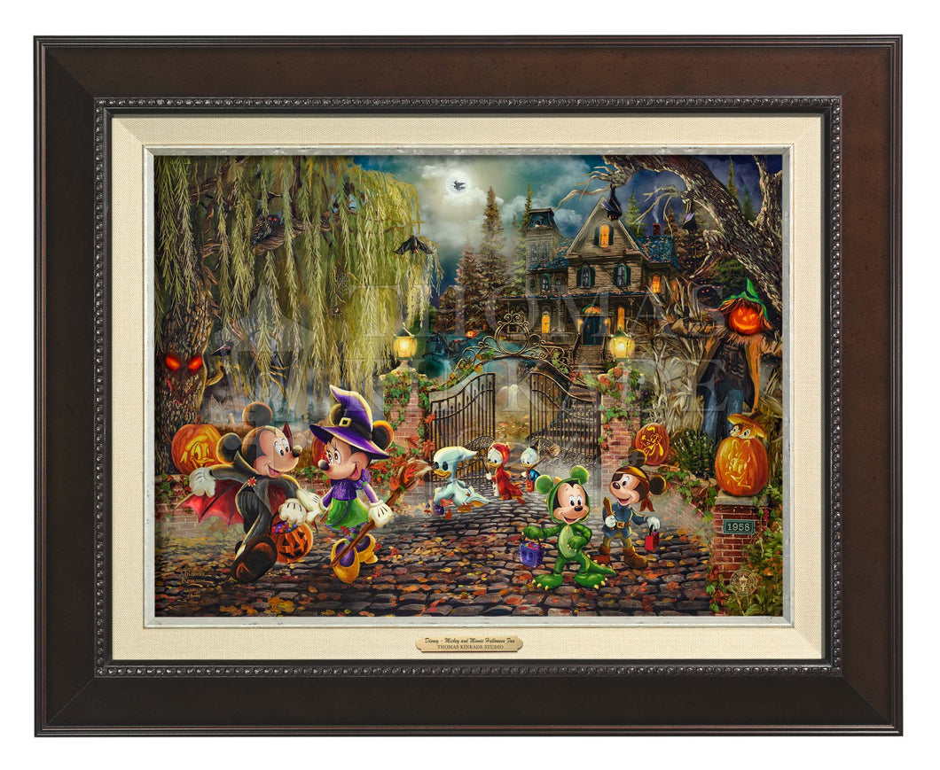 Disney Mickey and Minnie Halloween Fun - Canvas Classics